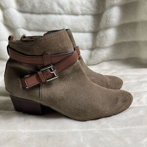 Coach Pauline leather suede khaki & Tan straps ankle boots side zipper s…